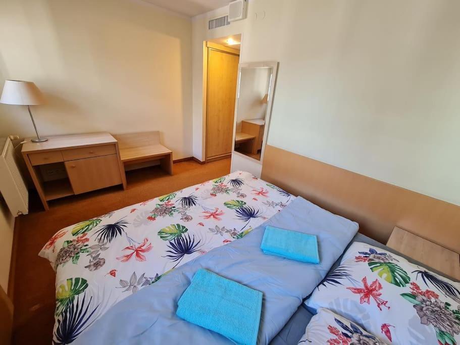 10Q - Z6 Apartament 804 Varşovia Exterior foto